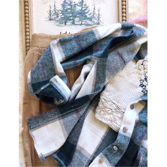 NWOT Cream & Sage Plaid Shacket - Picture 8 of 8